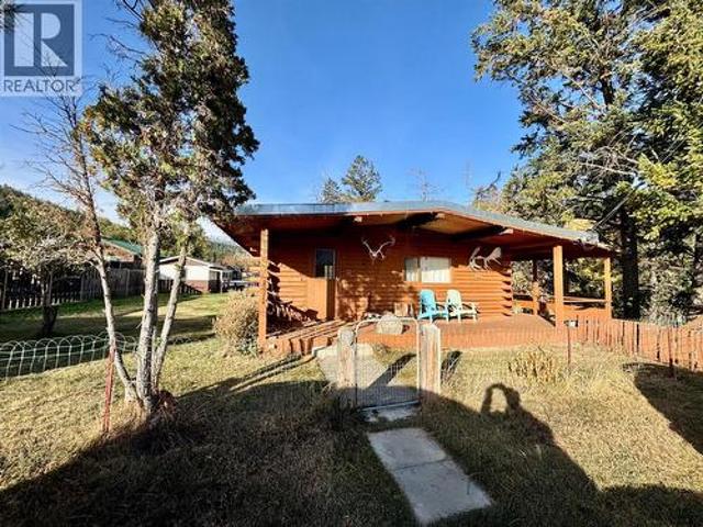 9209 Moffat Avenue, Wilmer, BC, V0A 1K5 house for sale | Listing ID 10366 | Royal LePage