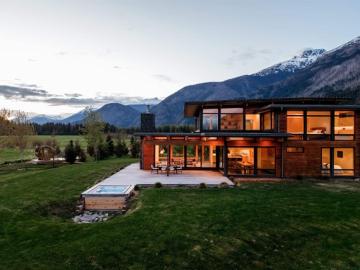 9209 Pemberton Meadows Road, Pemberton, BC, V0N 2L0 Luxury House for sale | Listing ID R3121 | Royal LePage Carriage Trade Luxury Properties