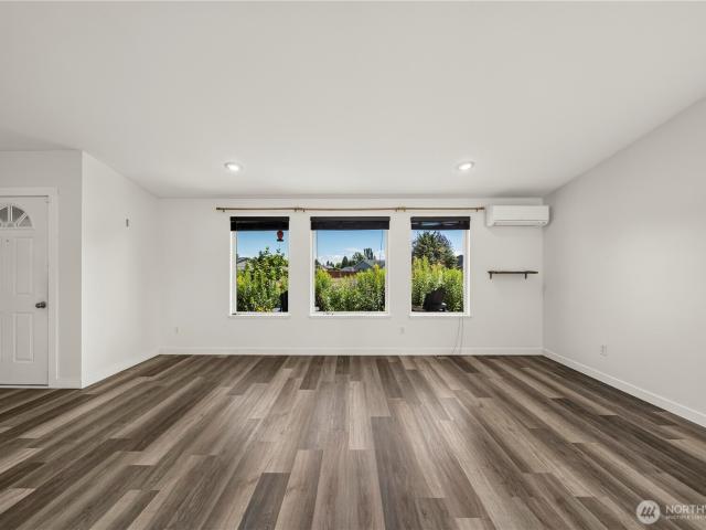 9200 Applegate Loop SW