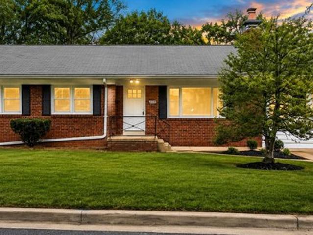 9203 Wellington Ct, Lanham, MD 20706
