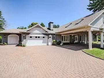 Drummond, Quebec Province - Parking, Swimming pool