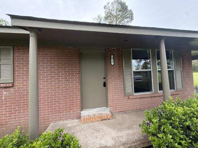 920 Damron Loop