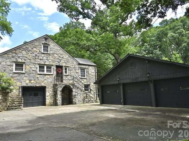 920 Sand Hill Rd, Asheville, NC 28806