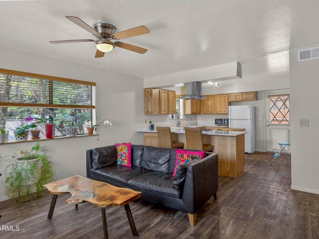 920 w grand canyon avenue # 3
