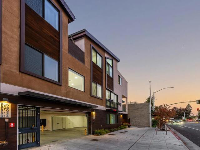 920 Woodside Road