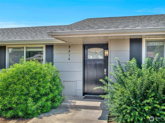 9214 46th Drive NE