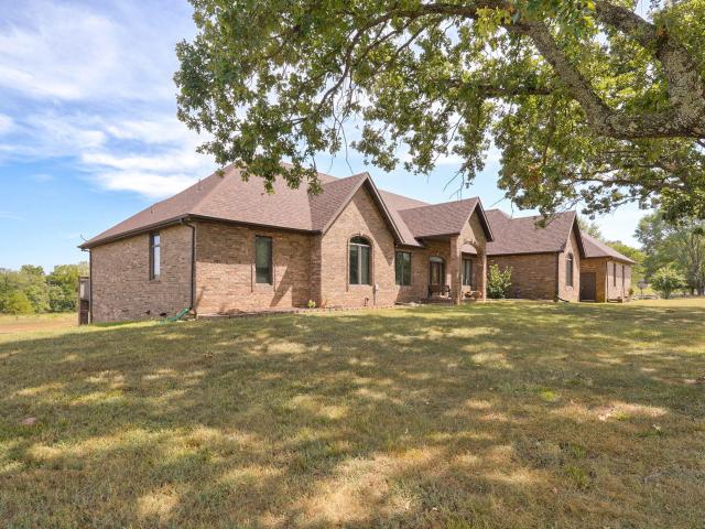 9215 W Farm Road 94