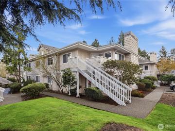 9210 Market Pl, Unit D201, Lake Stevens, WA 98258 | MLS #2530
