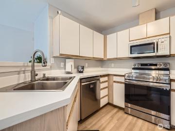 9210 Market Pl, Unit F202, Lake Stevens, WA 98258 | MLS #2391