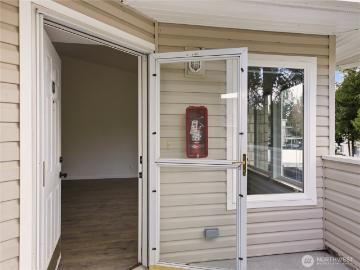9210 Market Place # D201