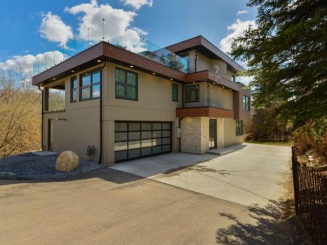 9213 97 Street Nw, Edmonton, AB, T6E 3L1 house for sale | Listing ID E4506 | Royal LePage