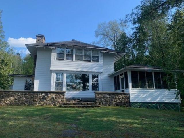 921 Ch. D'Entrelacs, Entrelacs, QC, J0T 2B0 Luxury House for sale | Listing ID 13073 | Royal LePage Carriage Trade Luxury Properties