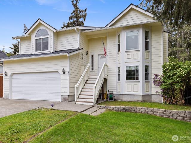921 Erin Lane W