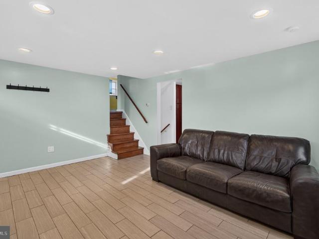 921 Hale Street