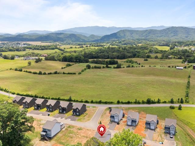 921 Lacy Ct