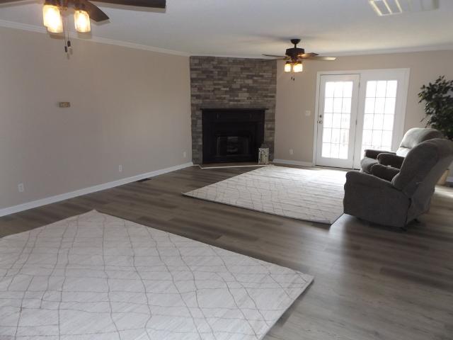 921 Whitetown Rd