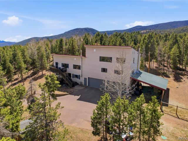9225 Sandy Lane