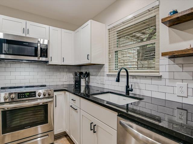9226 Jollyville Rd # 122