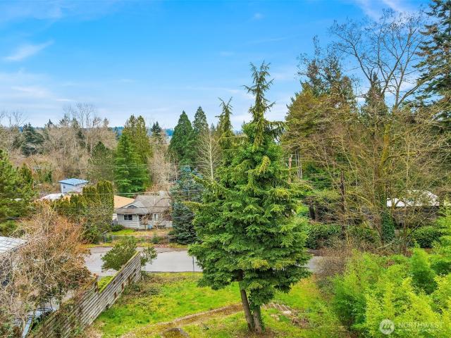 9229 45th Avenue NE