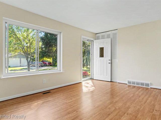 9222 Riverside Drive