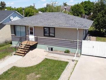 922 5 Avenue, Wainwright, AB, T9W 1C7 house for sale | Listing ID A2321 | Royal LePage