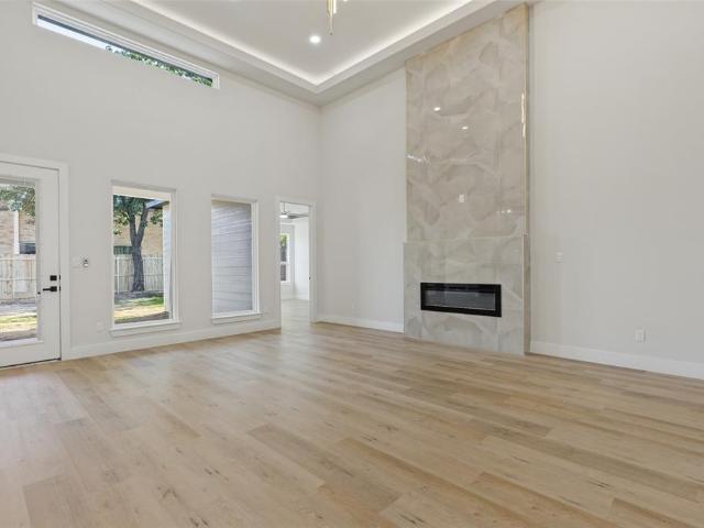 922 Claude Street