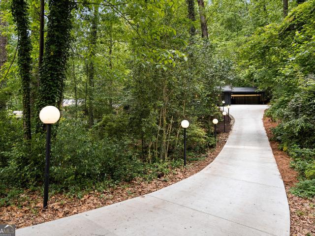 922 Barton Woods Road NE