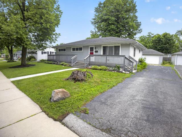 922 E Crestview Court