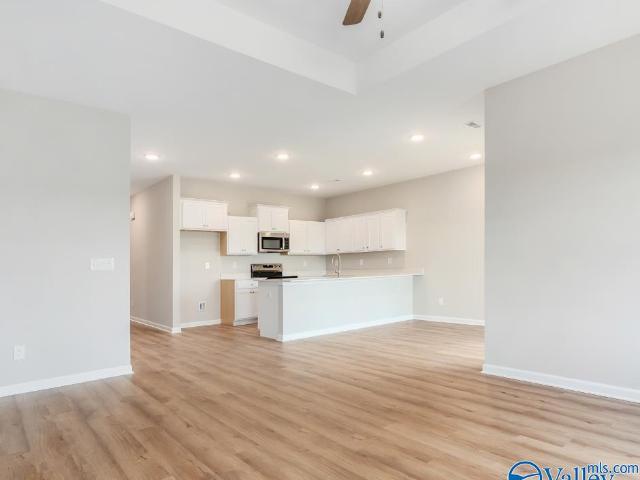 922 Strain Road E