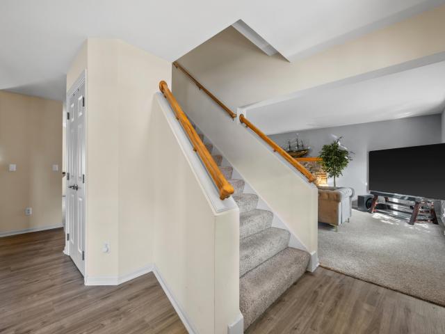 922 River Hill Dr