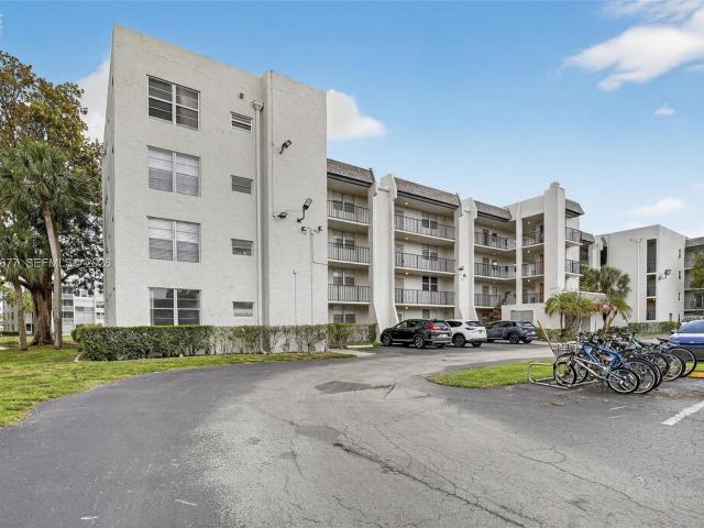 9235 Lagoon Pl, Unit 404, Davie, FL 33324 | MLS #A12003