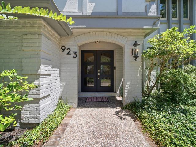 923 Daria Drive