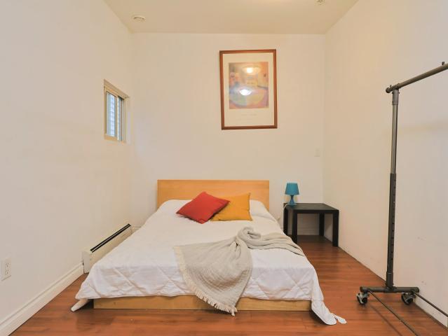 923 E Broadway, Vancouver Student Apartments | Amber