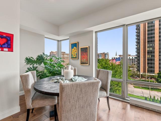 923 E Kilbourn Ave, Unit 503