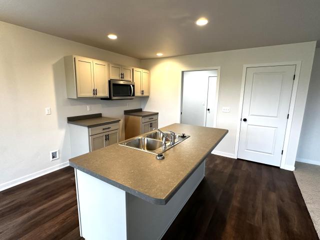 923 Sully Way