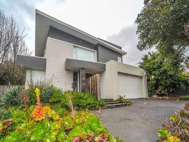 923 Toorak Rd, Camberwell