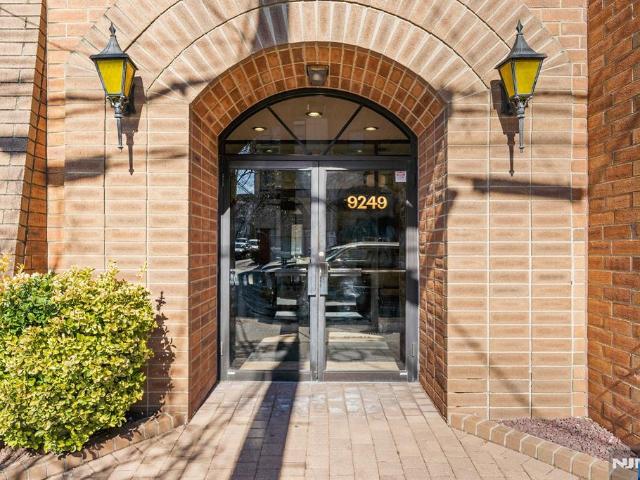 9249 Kennedy Boulevard # 105