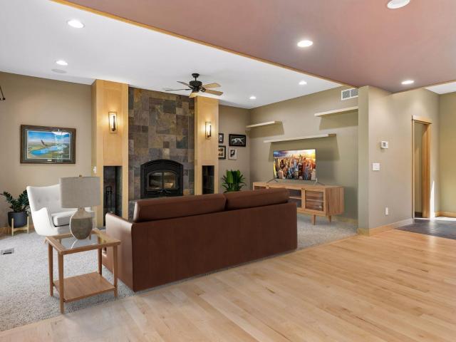 924 193rd Street