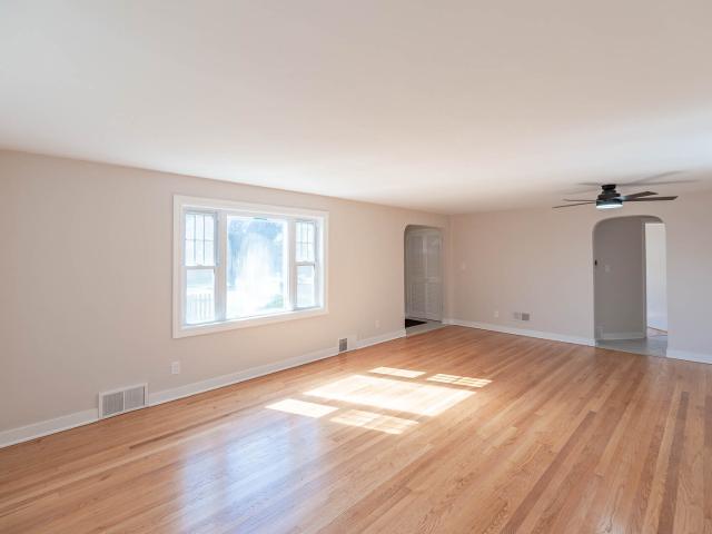 924 Broadway Avenue