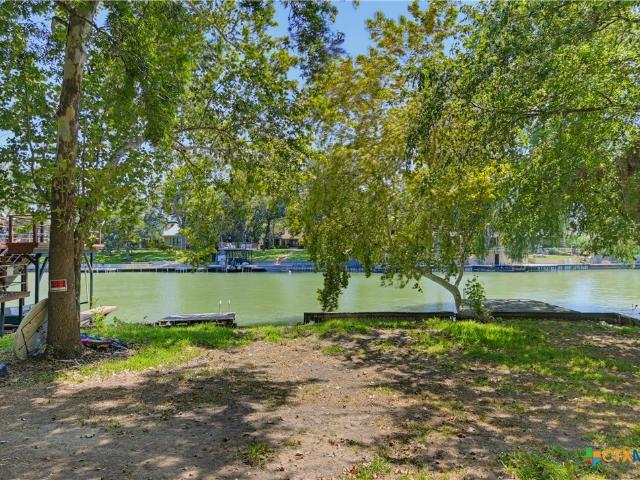 924 Lake Drive
