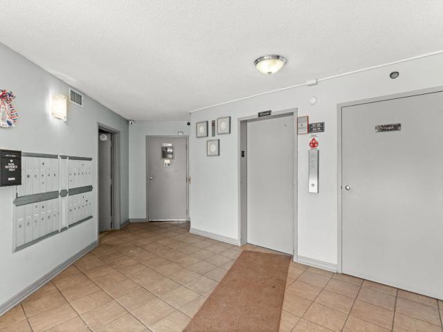 924 S Lake Court # 105