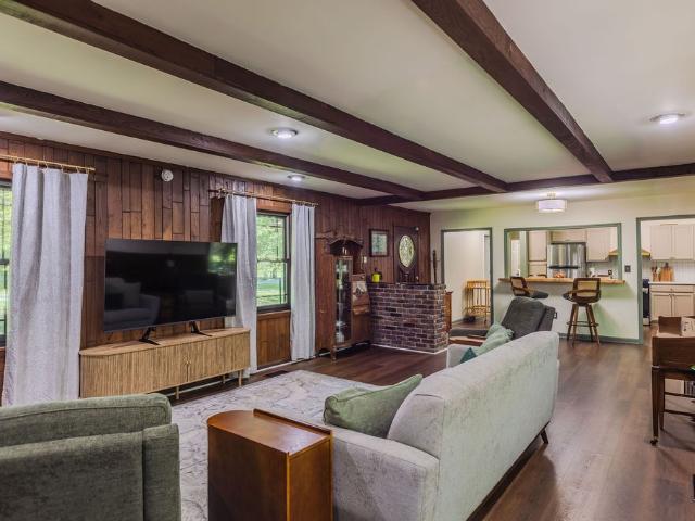 924 Spring Valley Rd