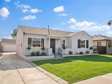 924 W ALMOND ST, COMPTON, CA 90220
