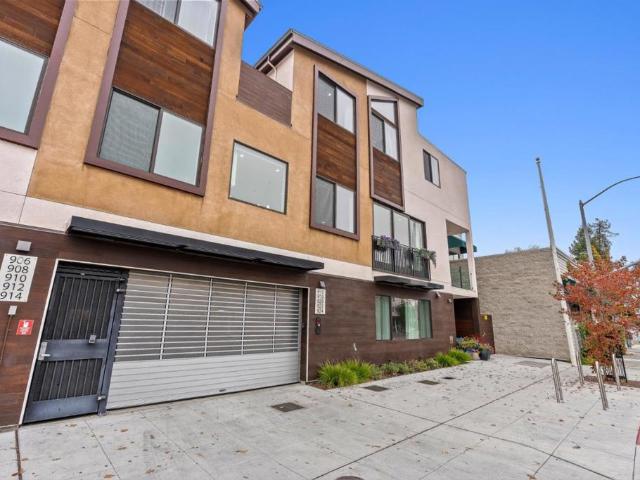924 Woodside Road