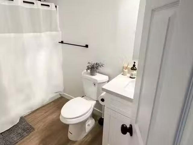 #92503: Room in 4 Bed 2 Bath