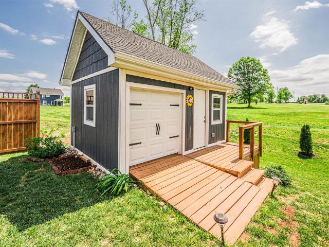 9252 Woodgate Circle