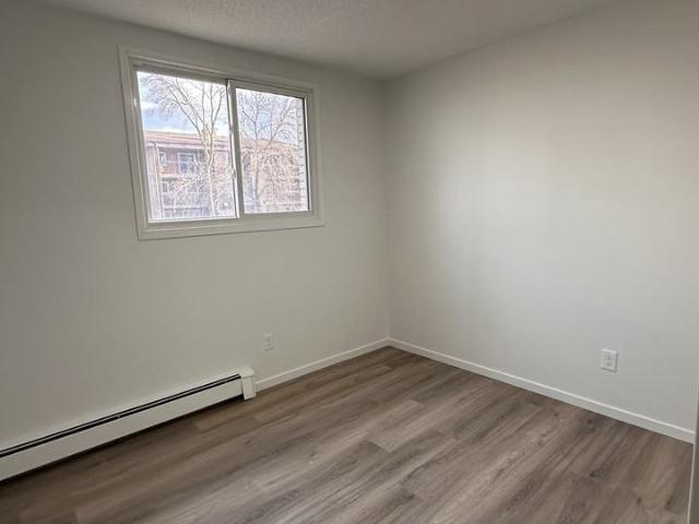 925 Chancellor 1 Bedroom Apartment for Rent at 925 Chancellor Dr, Winnipeg, MB R3T 2J9 Montcalm