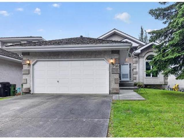 925 Burrows Cr Nw, Edmonton, AB, T6R 2L3 house for sale | Listing ID E4500 | Royal LePage