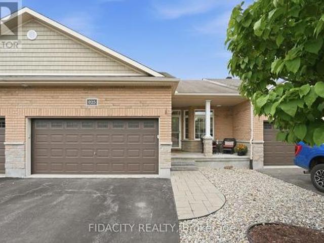 925 Burwash Landing, Ottawa, ON, K2W 0C8 house for sale | Listing ID X13742 | Royal LePage