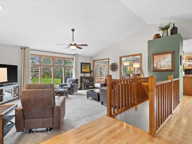 925 Greenway Ter